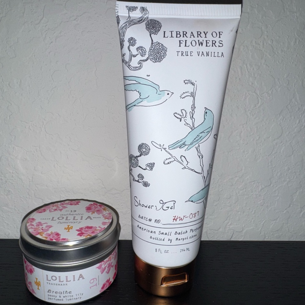 Lollia Candle & Library of Flowers Shower Gel